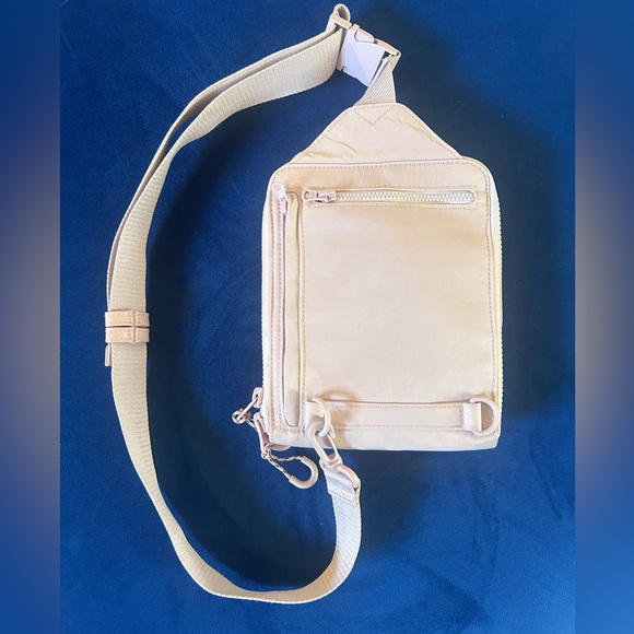 BÉIS Sport Sling in Atlas Pink - Picture 8 of 11